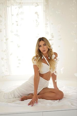 Anna Photo #3