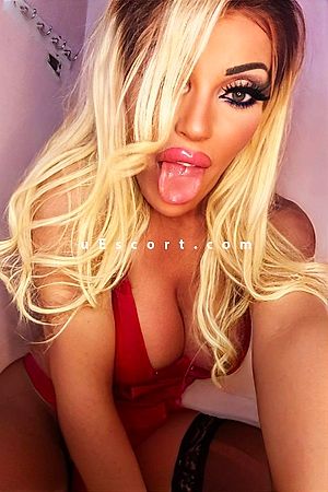 Magixx Candy - Trans / TS Escort London