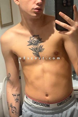 J21 - Male escorts Manchester