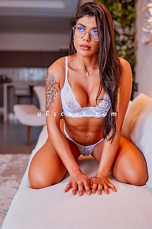 Carla Ferraz Photo #2