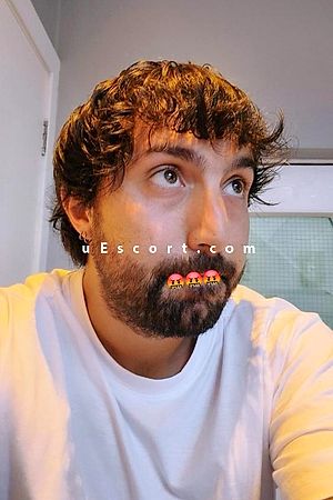 EM.REY Photo #3