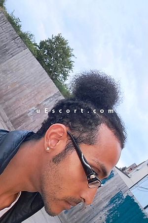 Master07466 - Birmingham Boy Escorts