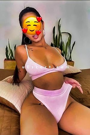 Larysa - Brighton Escorts