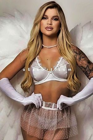 VICKY - Brighton Escorts