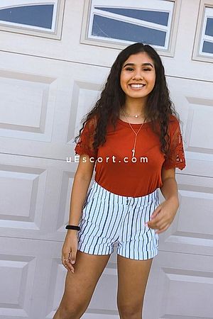 Isabel12 Photo #2
