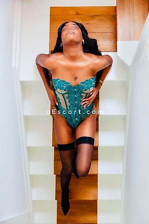 Mia Saint Photo