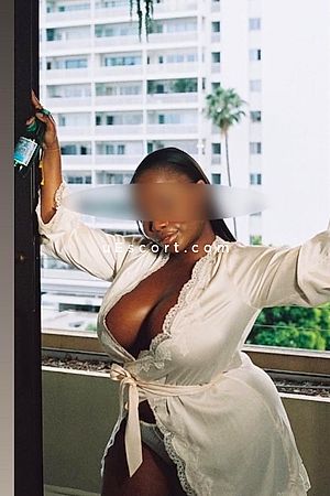 Busty African Ebony - Manchester Escorts