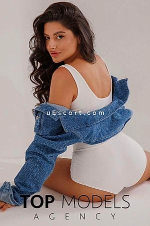 Julia Photo #3