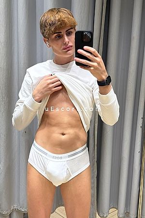 LaithanBiBritish Photo #2