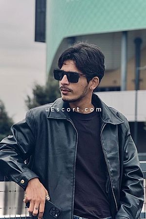 Sippy01 - Leeds Boy Escorts