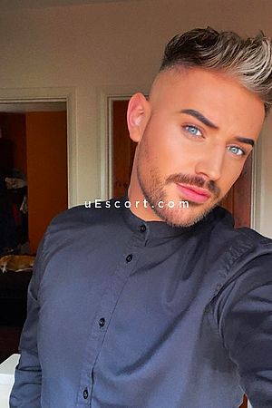 Tyler blue eyes - Leicester Boy Escorts