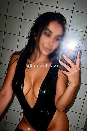 Betty - Brighton Escorts
