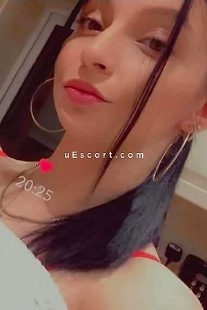 Betty - Aberdeen Escorts