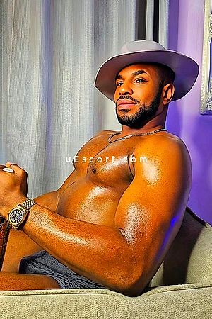 XXL Marcus Black - Manchester Boy Escorts