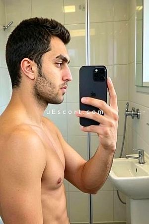 KUMA - Milton Keynes Boy Escorts