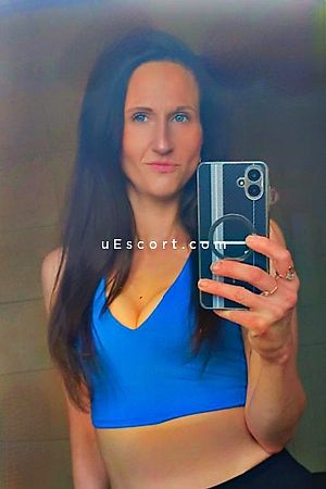 XxLuCyLiPzxX - Uxbridge Escorts