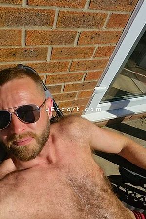 Phil - Birmingham Boy Escorts