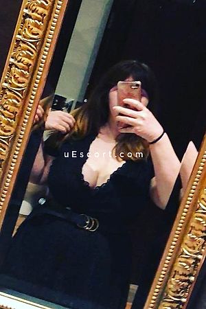 LittleRed - Huddersfield Escorts