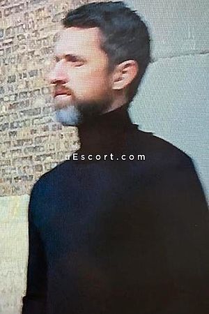 Cru1se - Milton Keynes Boy Escorts