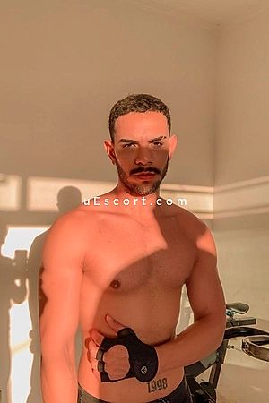 Brunno 9in MASSIVE - Birmingham Boy Escorts