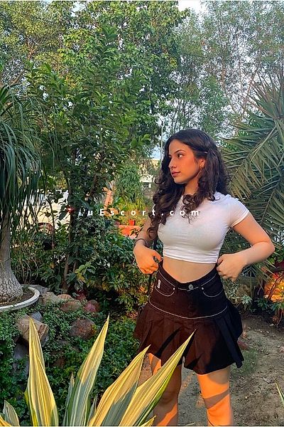 Tanu Malik - Harrow Escorts #3