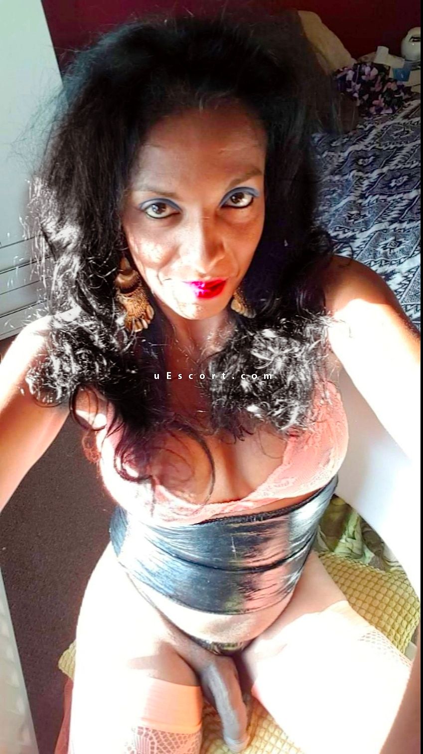 Trans / TS Escort Black Pearl in Southampton - uEscort